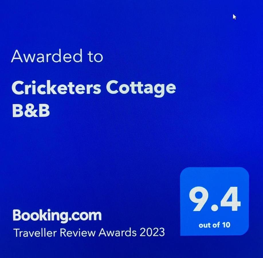 Cricketers Cottage B&B Уэст-Мейлинг Экстерьер фото